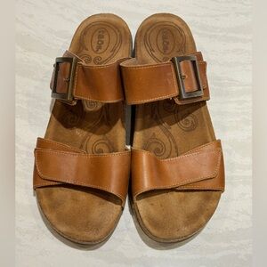 Taos Footwear Brown Sandals